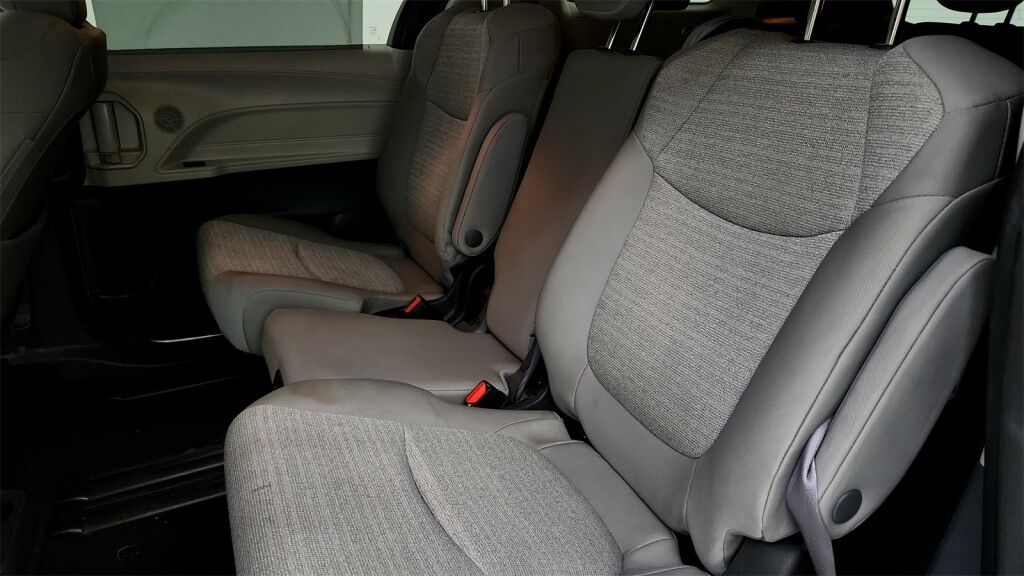 2024 Toyota Sienna LE Laurel MD