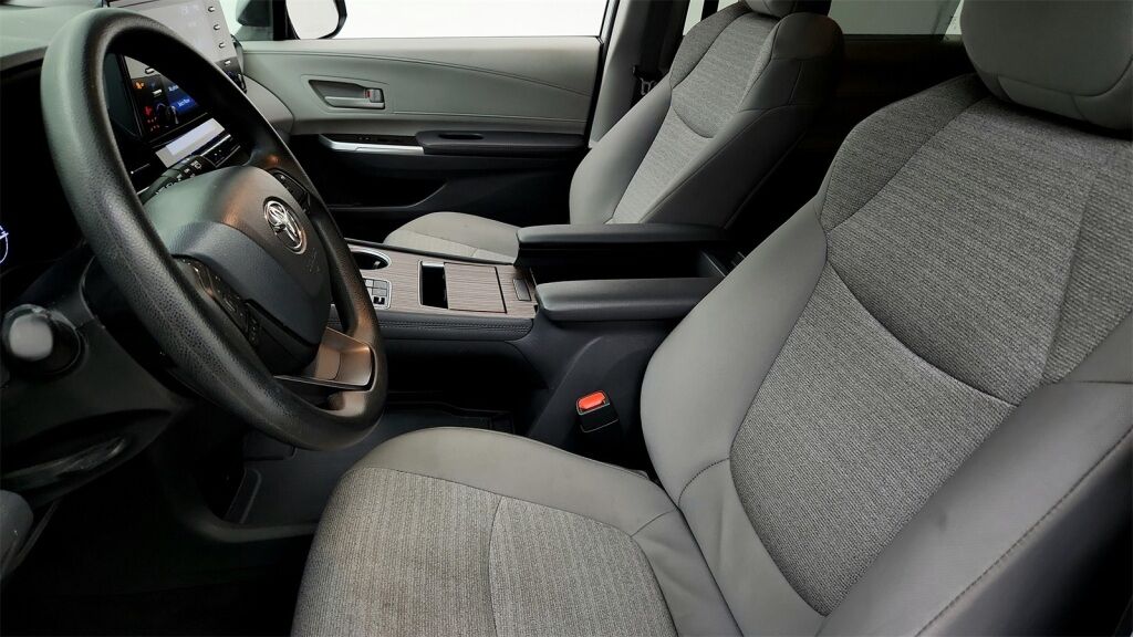 2024 Toyota Sienna LE Laurel MD