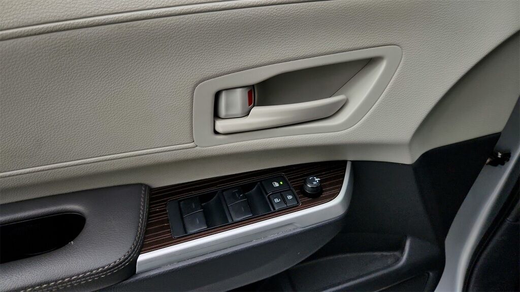 2024 Toyota Sienna LE Laurel MD