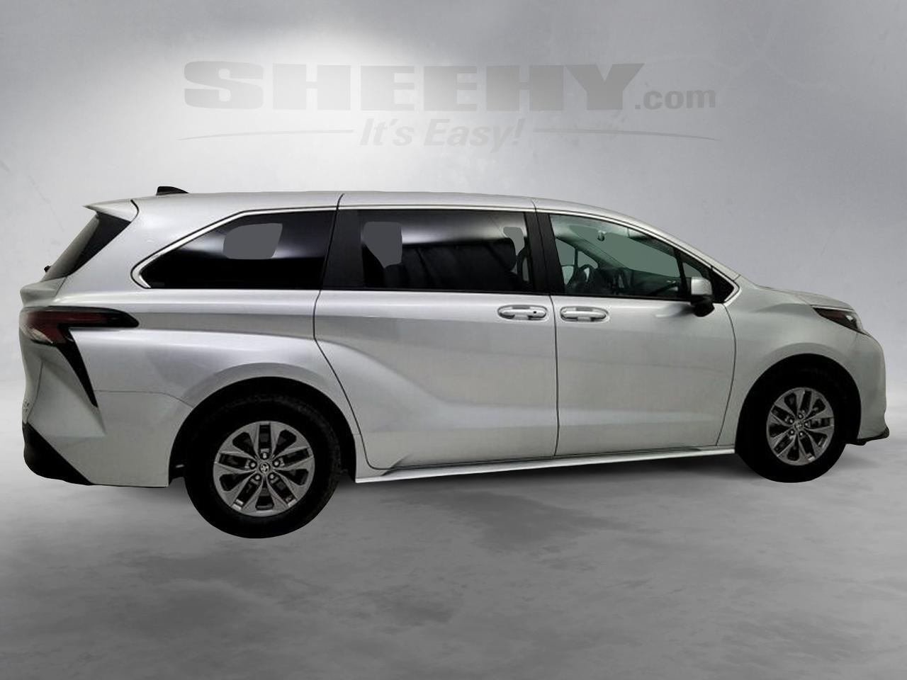 2024 Toyota Sienna LE Laurel MD