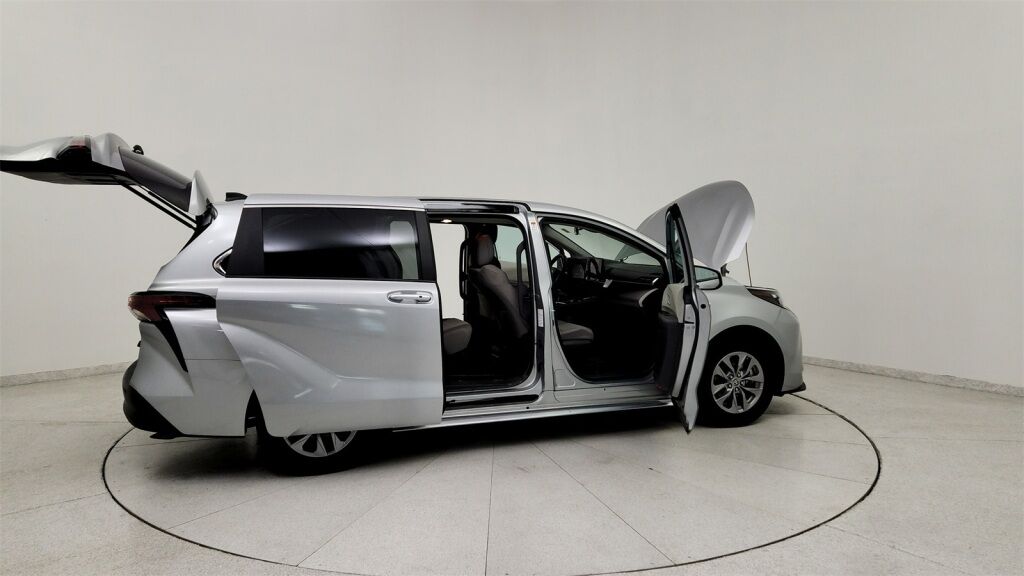 2024 Toyota Sienna LE Laurel MD