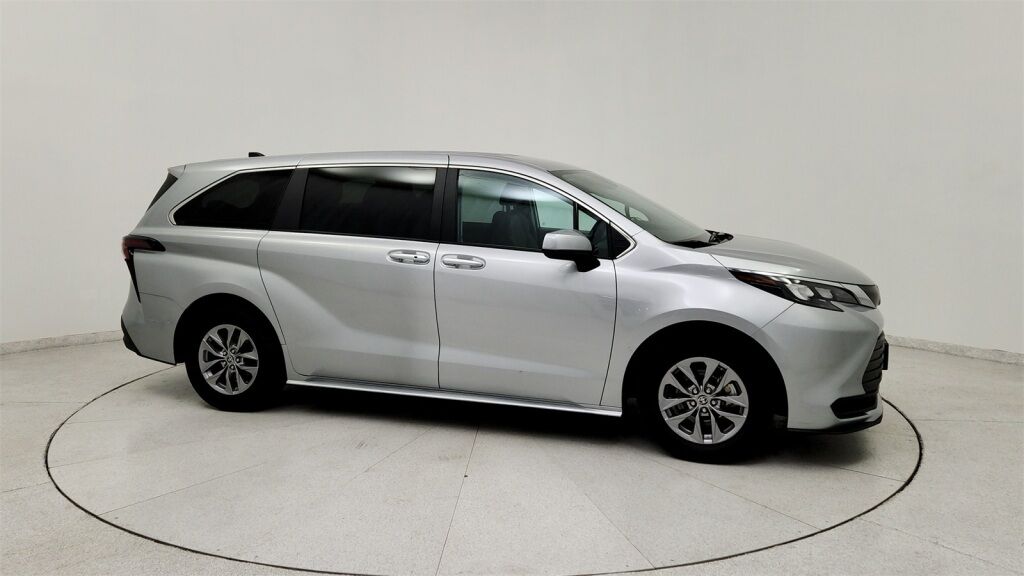 2024 Toyota Sienna LE Laurel MD