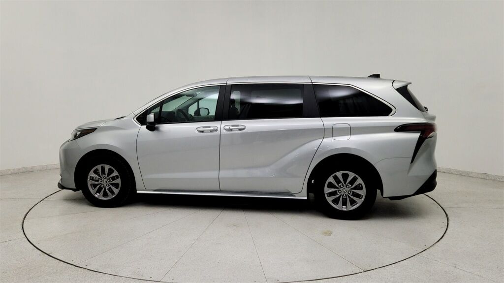 2024 Toyota Sienna LE Laurel MD