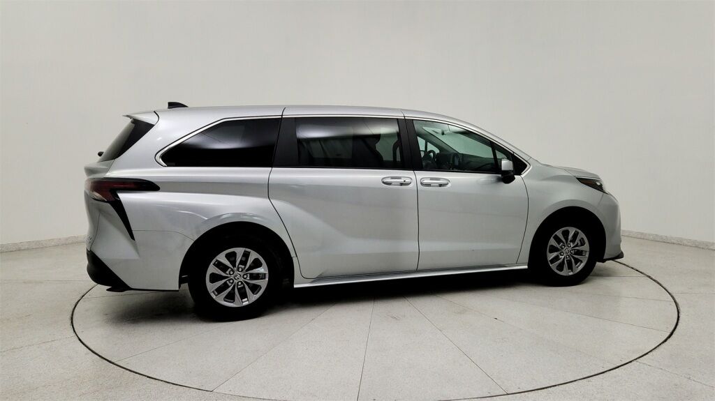 2024 Toyota Sienna LE Laurel MD