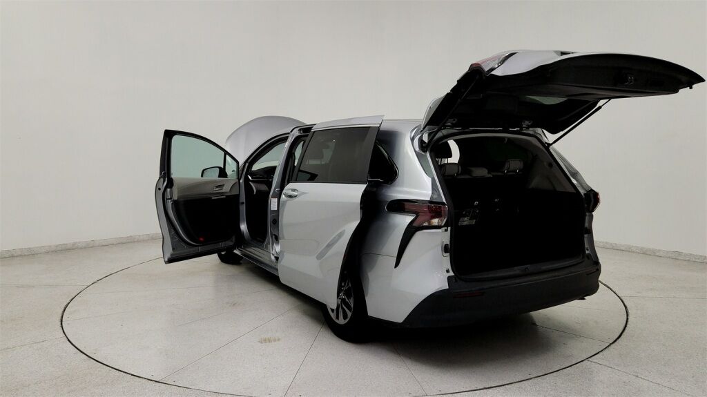 2024 Toyota Sienna LE Laurel MD