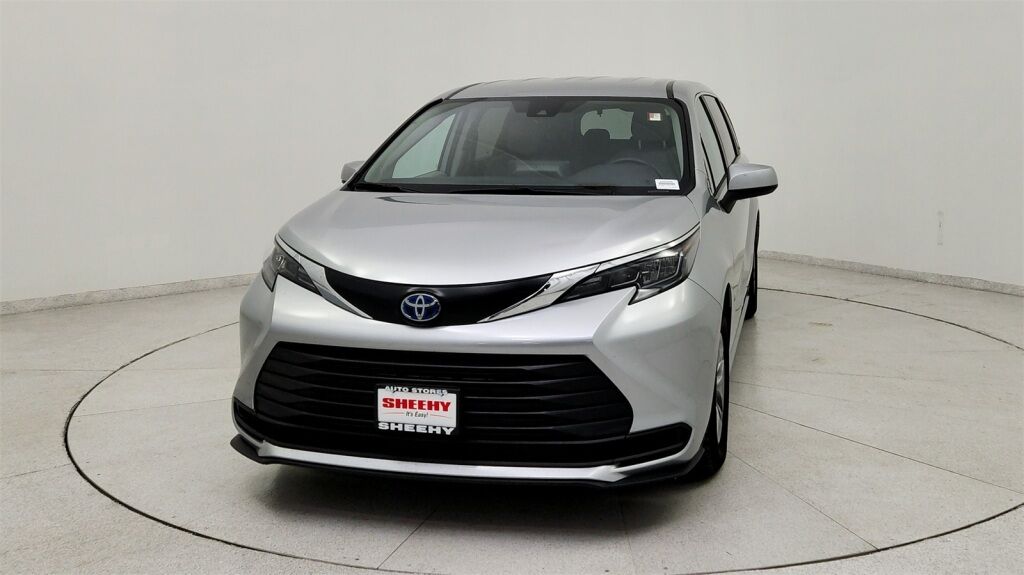 2024 Toyota Sienna LE Laurel MD