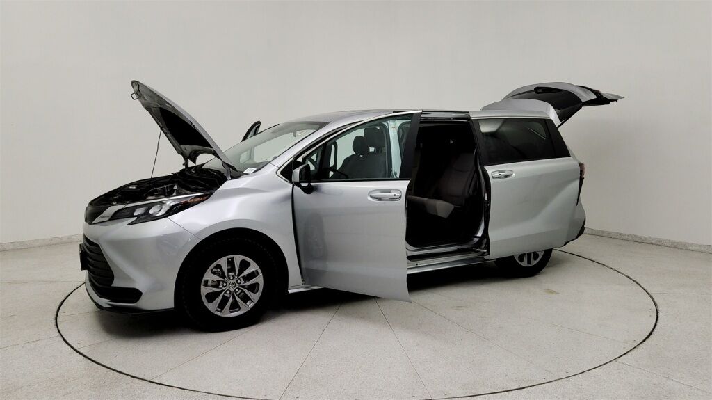 2024 Toyota Sienna LE Laurel MD