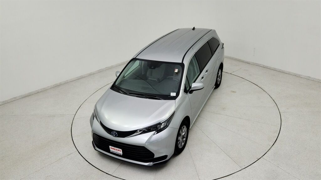 2024 Toyota Sienna LE Laurel MD