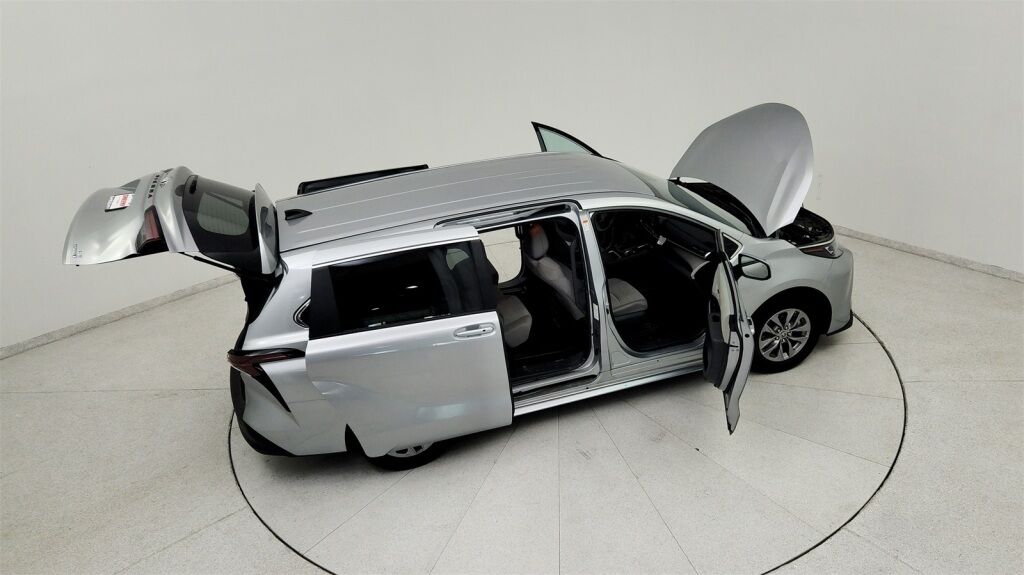 2024 Toyota Sienna LE Laurel MD