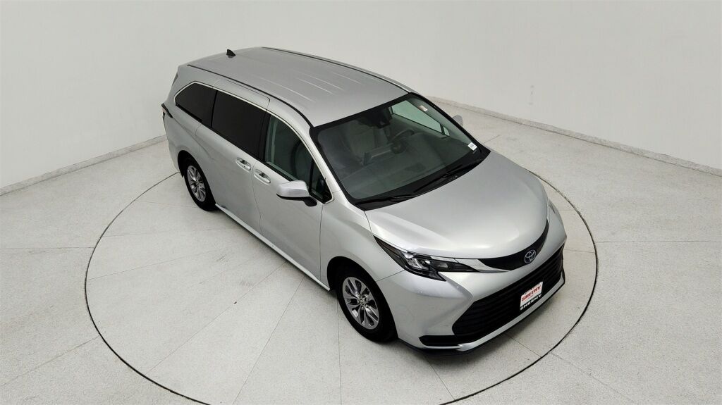 2024 Toyota Sienna LE Laurel MD