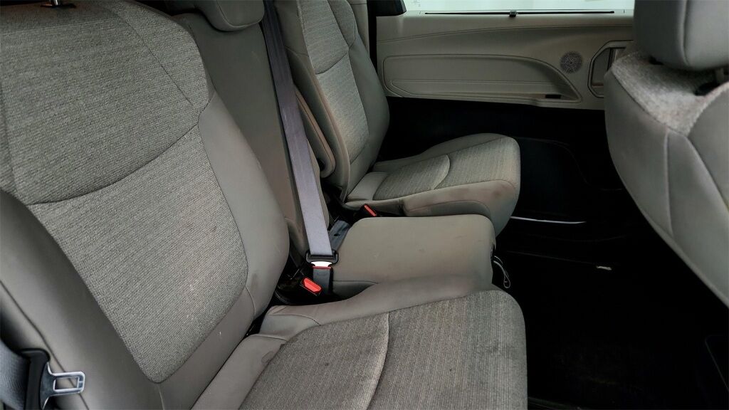 2024 Toyota Sienna LE Laurel MD