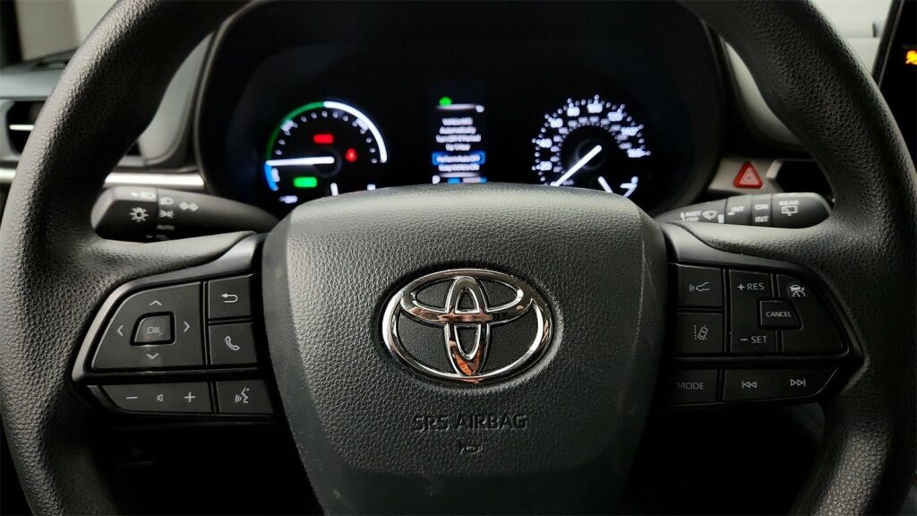 2024 Toyota Sienna LE Laurel MD