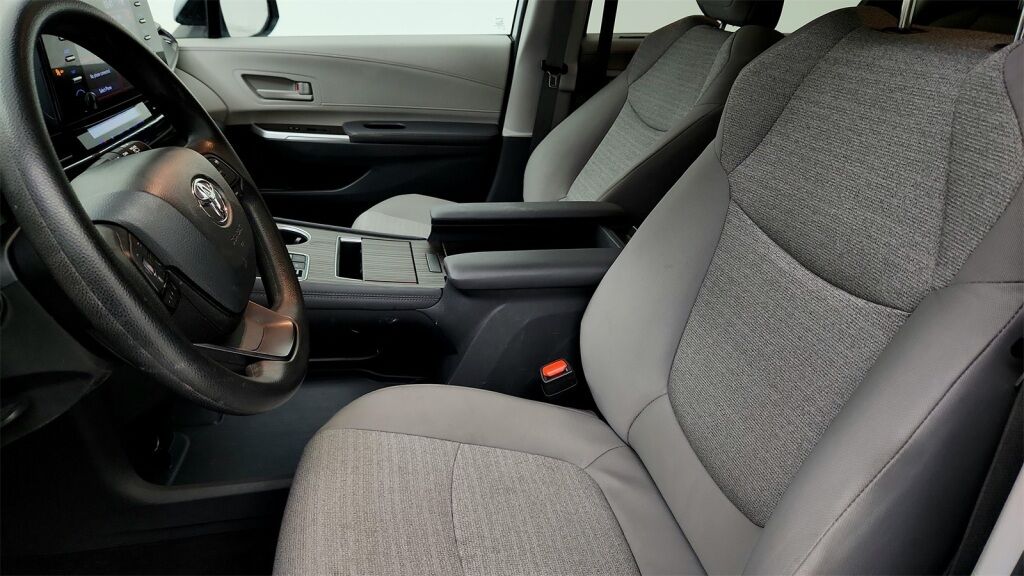 2024 Toyota Sienna LE Laurel MD