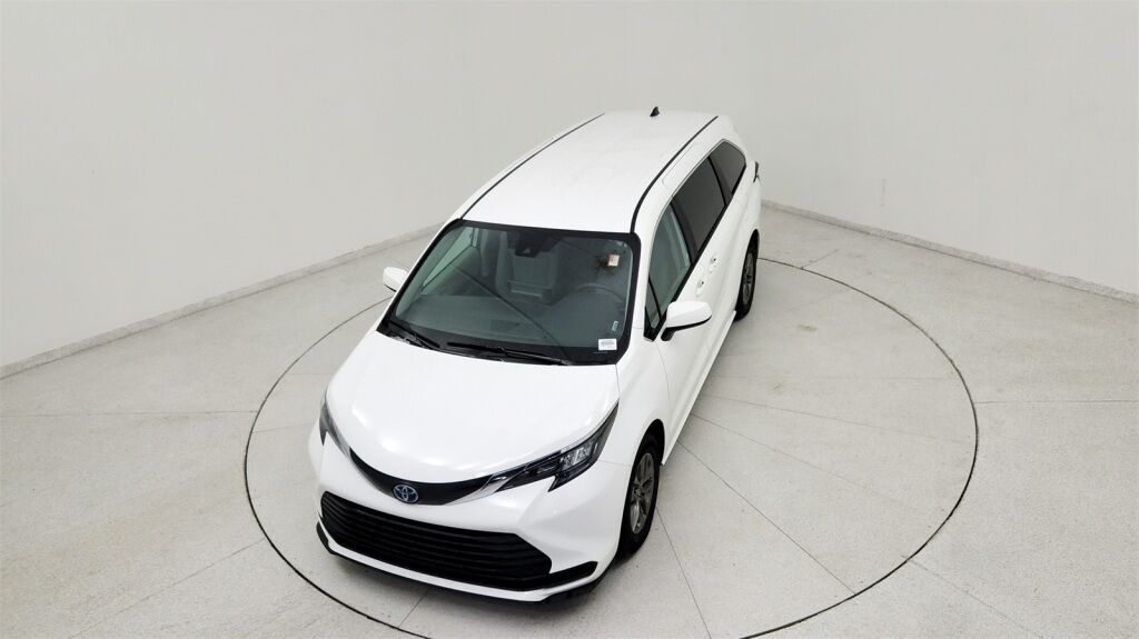 2024 Toyota Sienna LE Laurel MD