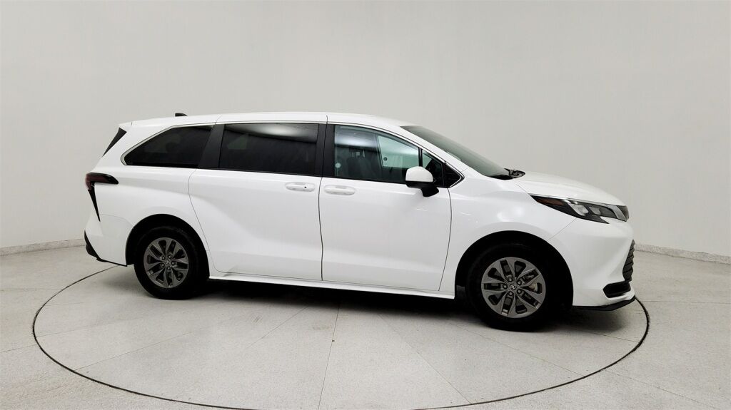 2024 Toyota Sienna LE Laurel MD