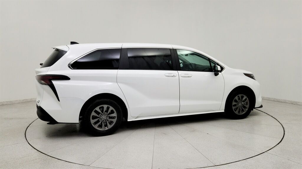 2024 Toyota Sienna LE Laurel MD