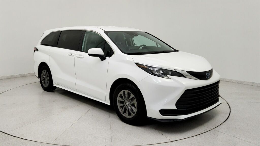 2024 Toyota Sienna LE Laurel MD