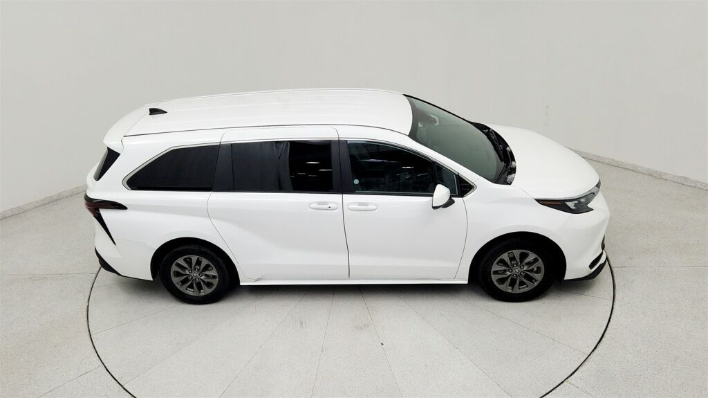 2024 Toyota Sienna LE Laurel MD