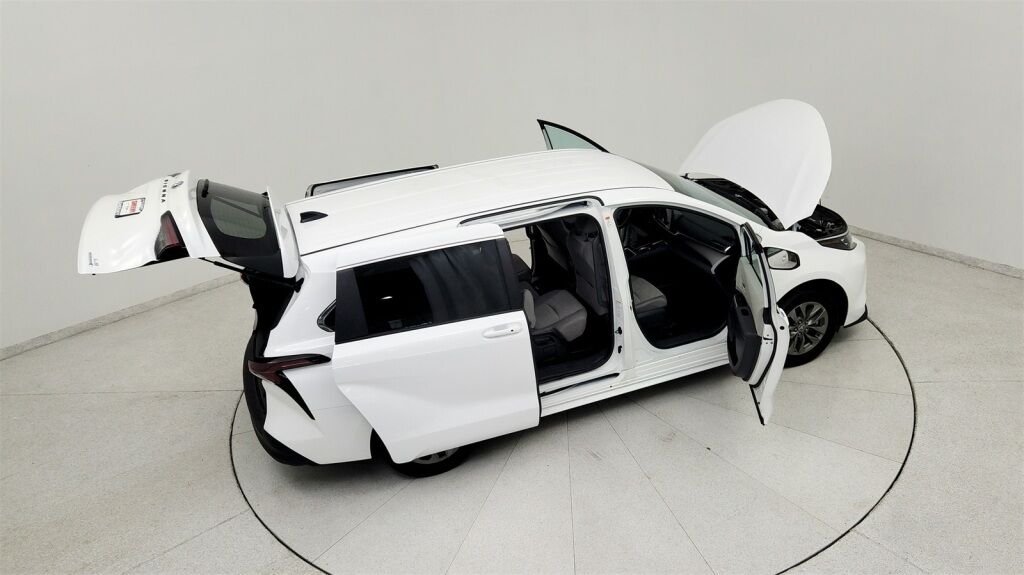 2024 Toyota Sienna LE Laurel MD