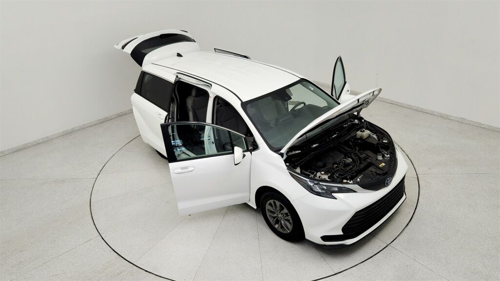 2024 Toyota Sienna LE Laurel MD