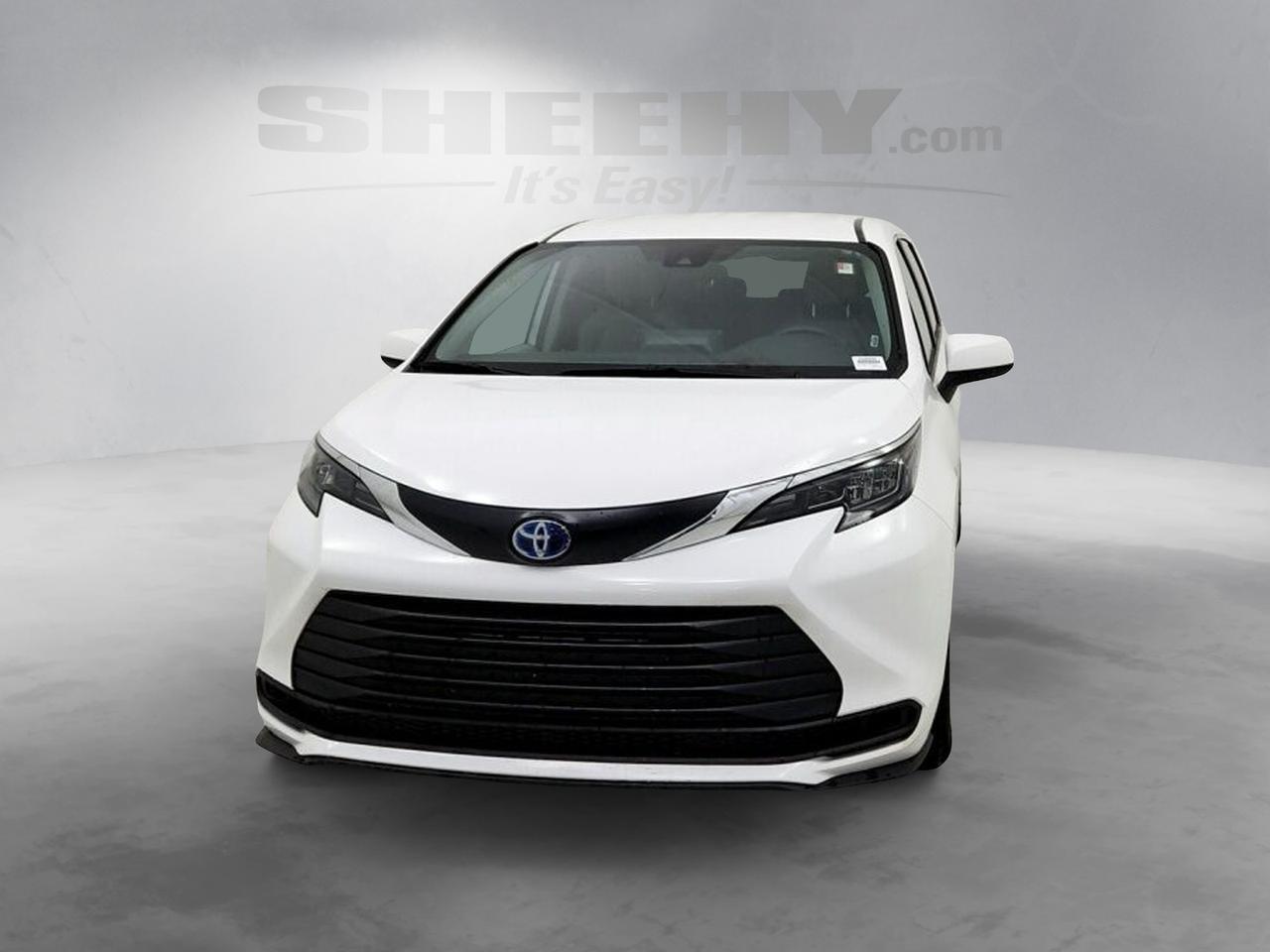 2024 Toyota Sienna LE Laurel MD