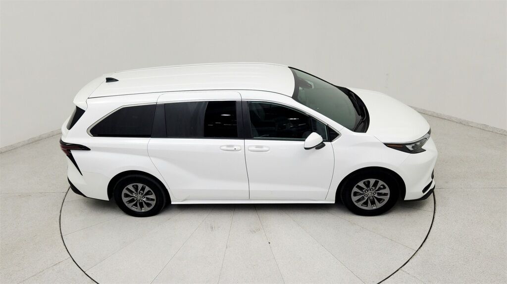 2024 Toyota Sienna LE Laurel MD