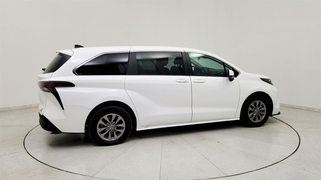 2024 Toyota Sienna LE Laurel MD