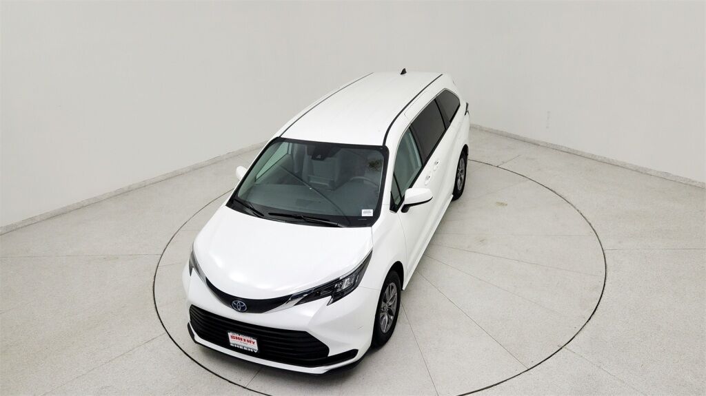 2024 Toyota Sienna LE Laurel MD