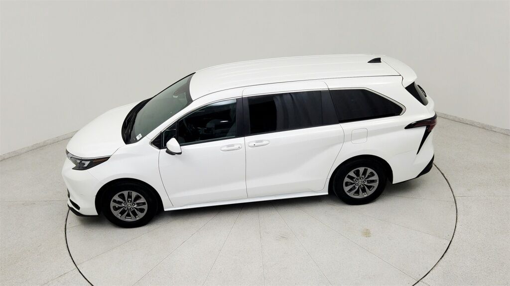 2024 Toyota Sienna LE Laurel MD