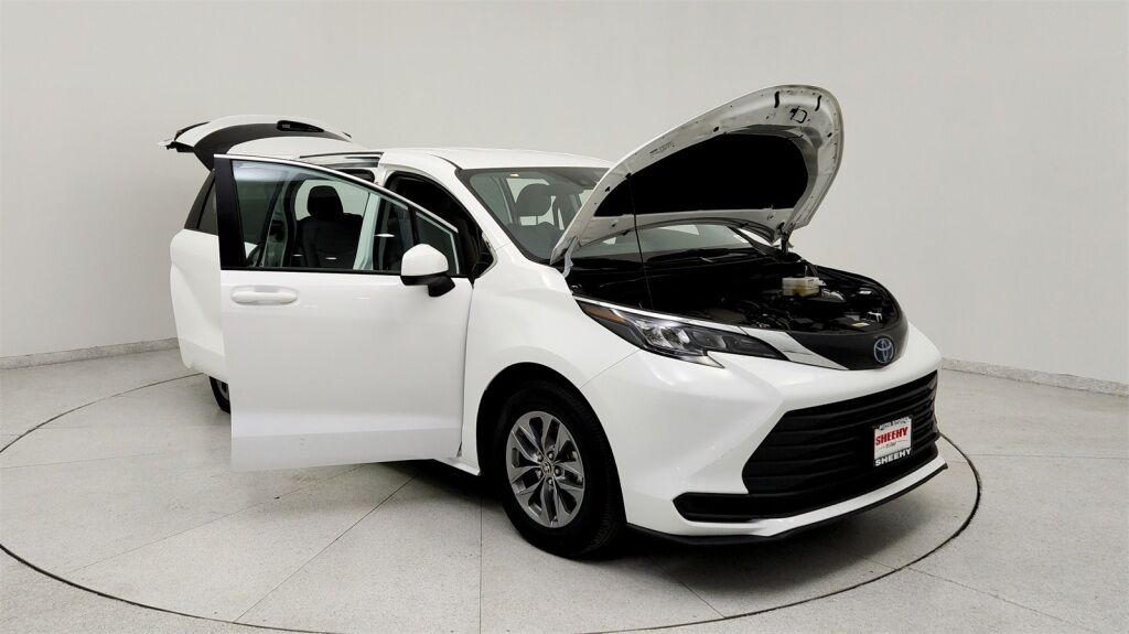 2024 Toyota Sienna LE Laurel MD