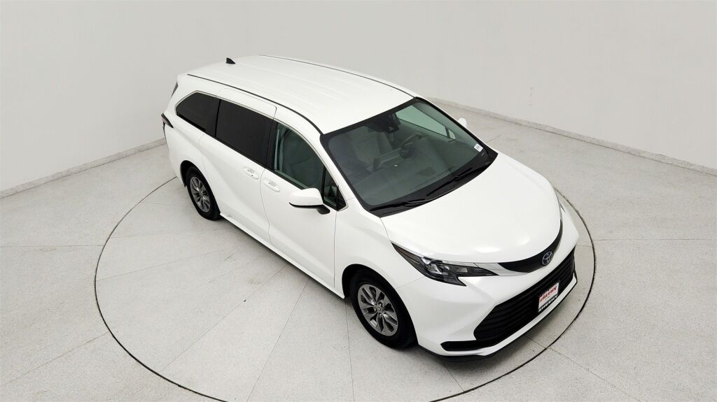 2024 Toyota Sienna LE Laurel MD