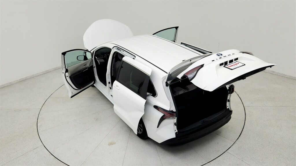 2024 Toyota Sienna LE Laurel MD