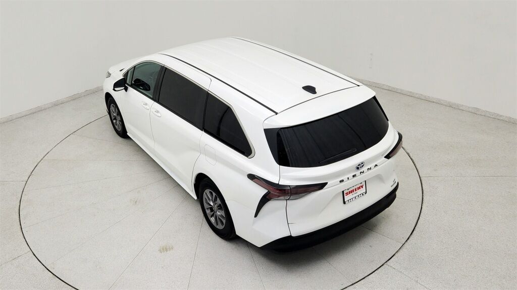 2024 Toyota Sienna LE Laurel MD