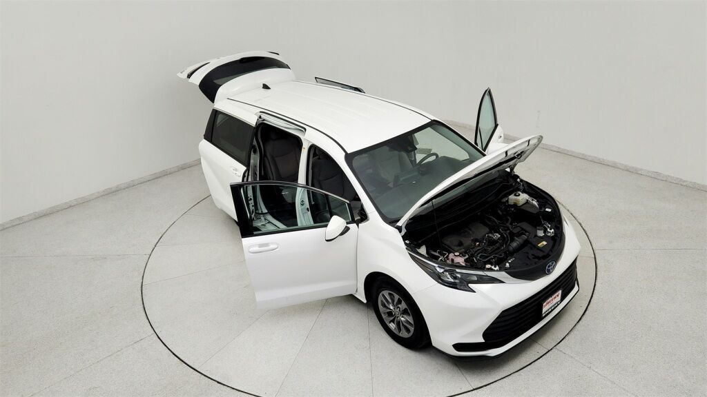 2024 Toyota Sienna LE Laurel MD