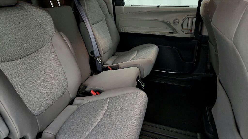 2024 Toyota Sienna LE Laurel MD