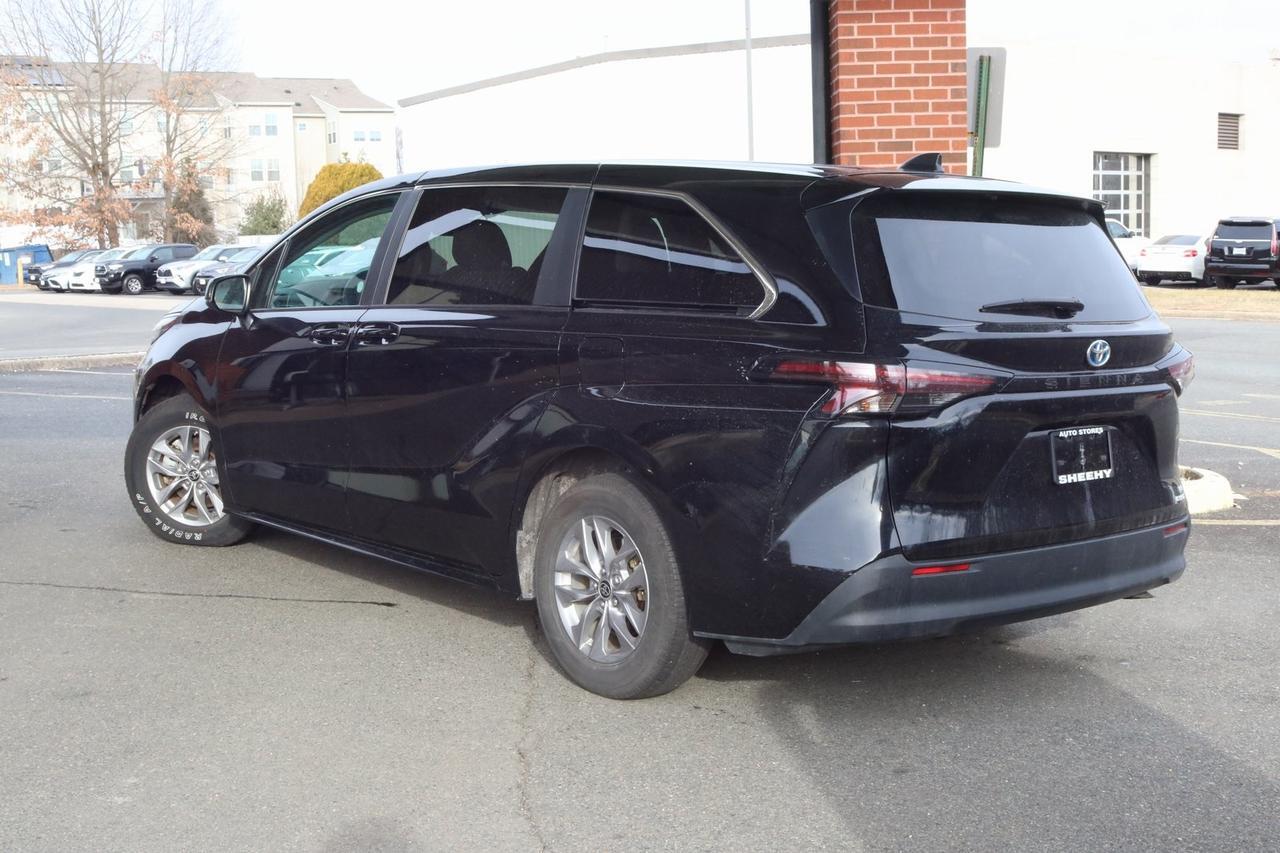 2024 Toyota Sienna LE Fredericksburg VA