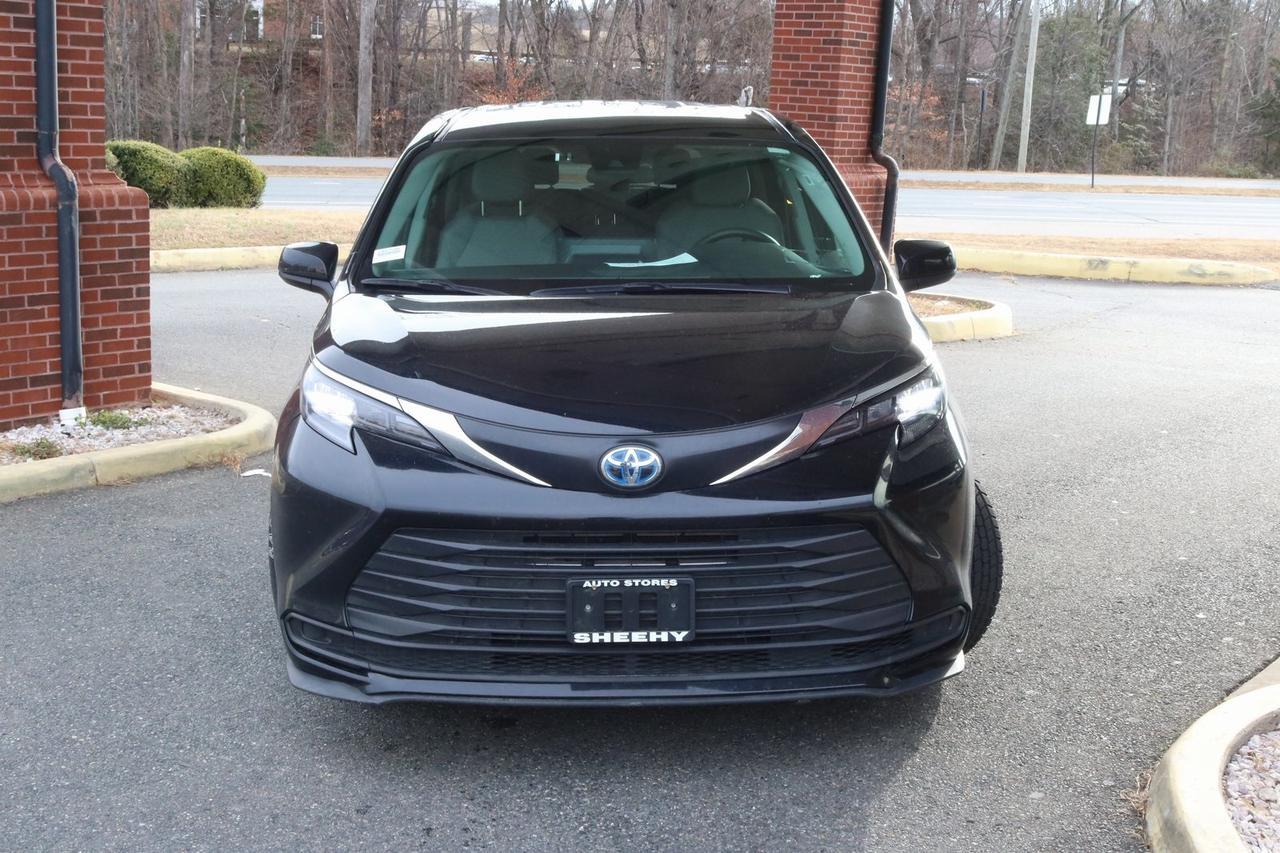 2024 Toyota Sienna LE Fredericksburg VA