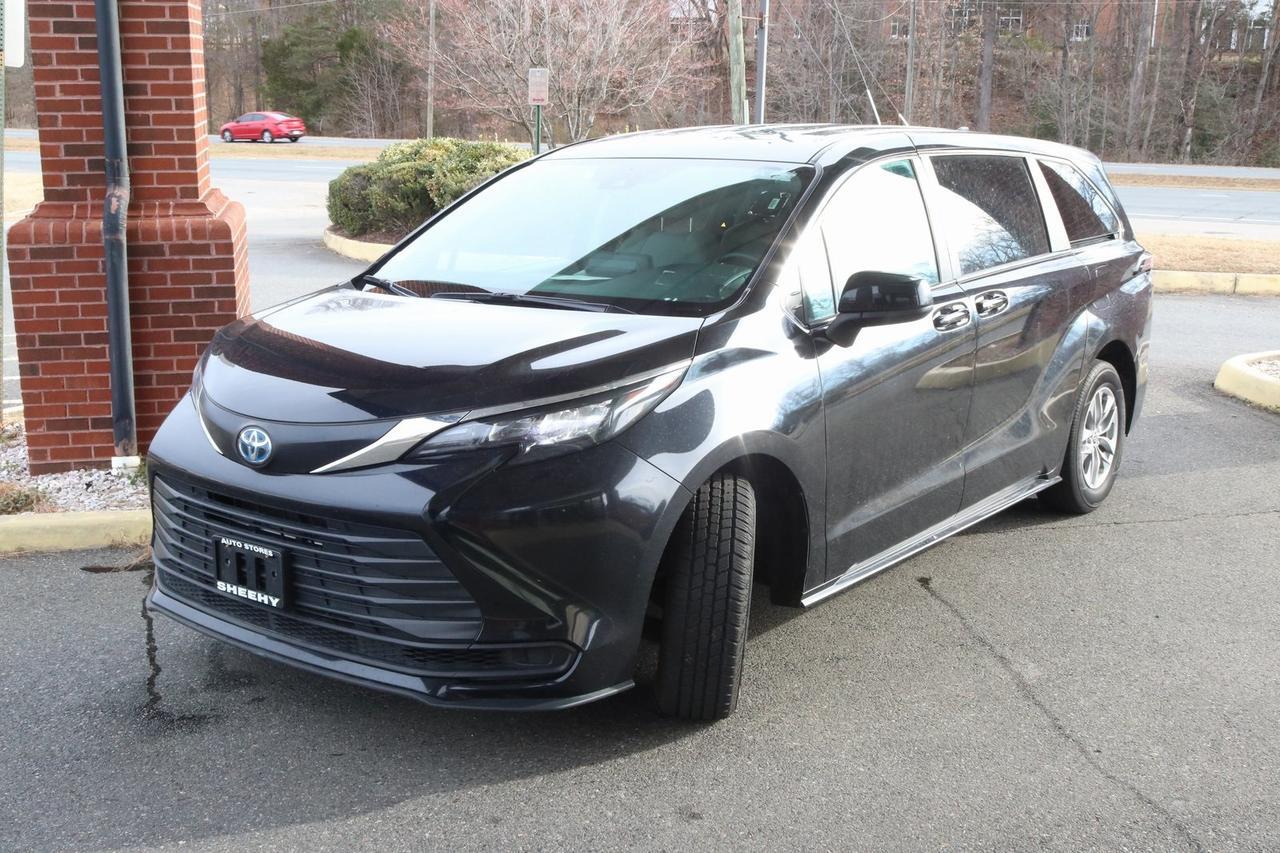 2024 Toyota Sienna LE Fredericksburg VA