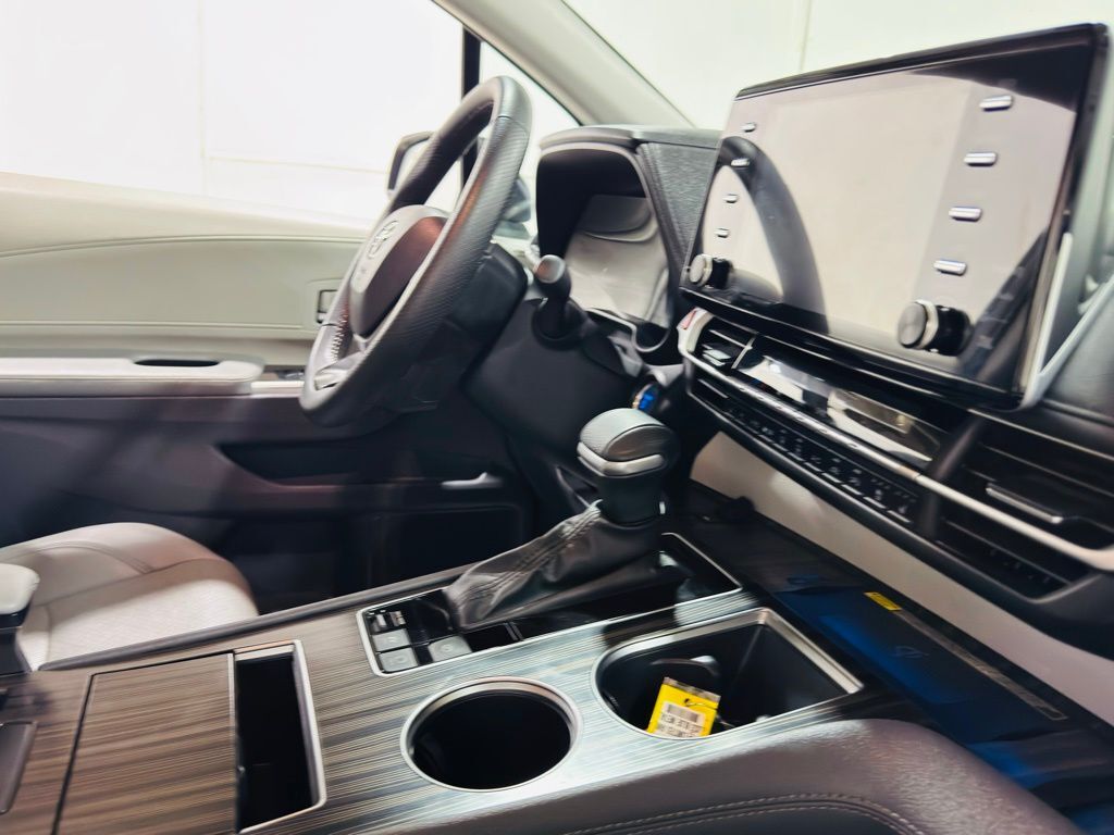 2024 Toyota Sienna Limited Jersey City NJ