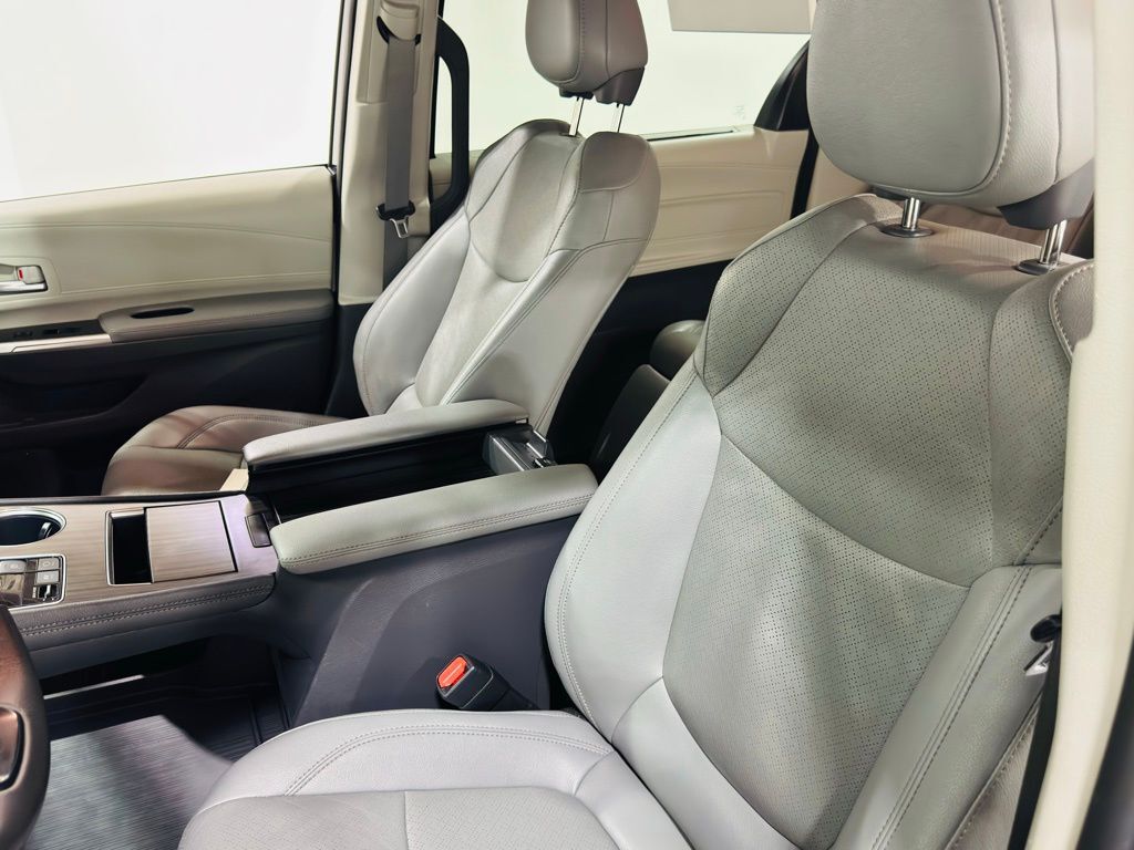 2024 Toyota Sienna Limited Jersey City NJ