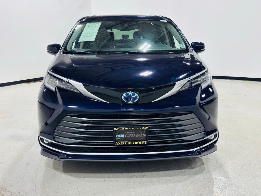 2024 Toyota Sienna Limited Jersey City NJ