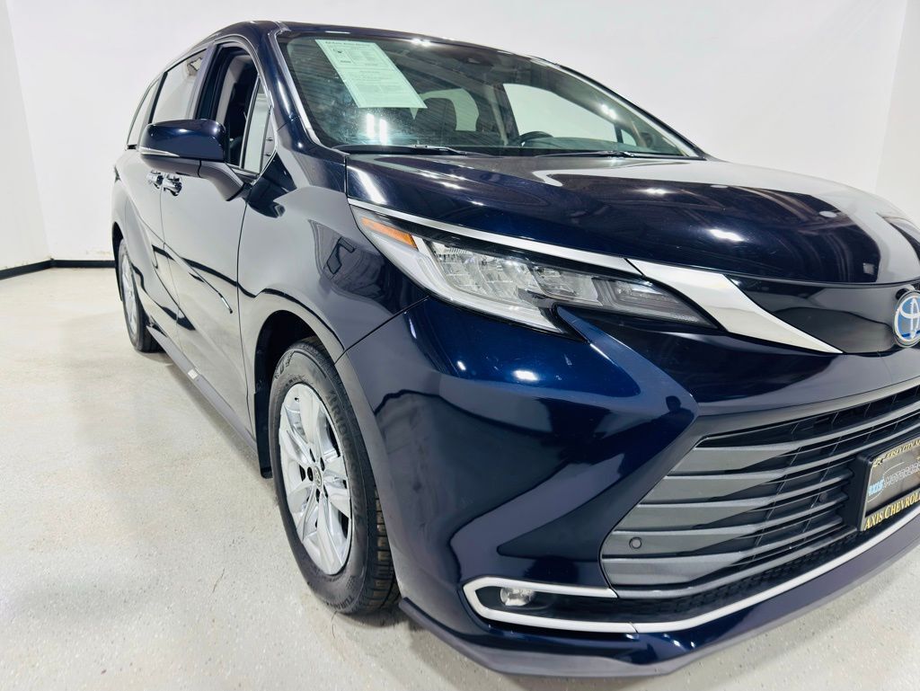 2024 Toyota Sienna Limited Jersey City NJ