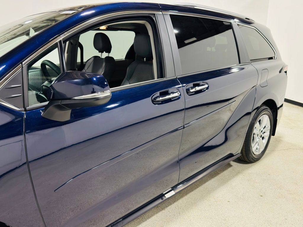 2024 Toyota Sienna Limited Jersey City NJ