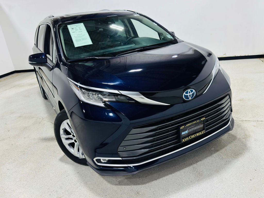 2024 Toyota Sienna Limited Jersey City NJ