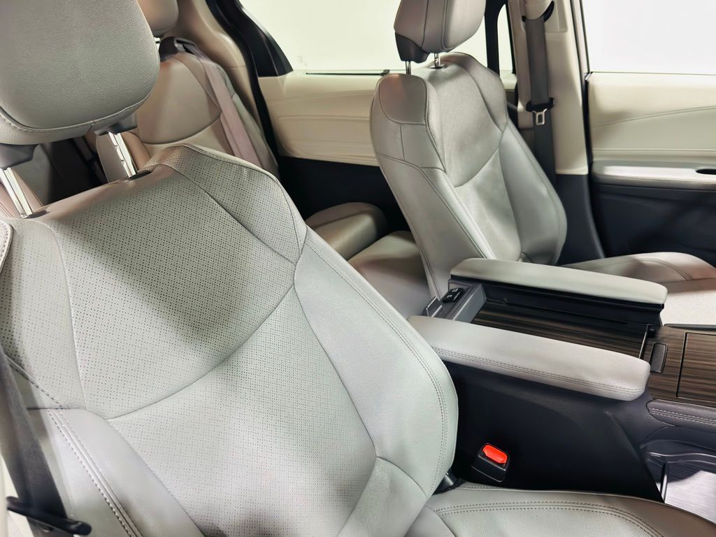 2024 Toyota Sienna Limited Jersey City NJ