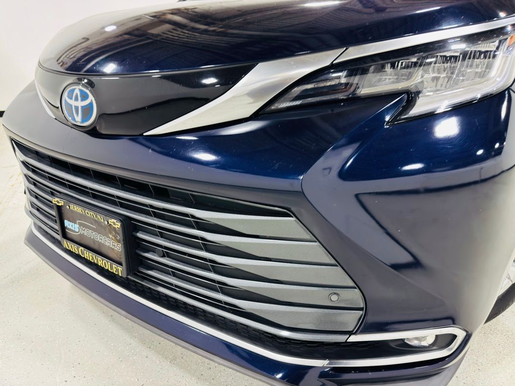 2024 Toyota Sienna Limited Jersey City NJ