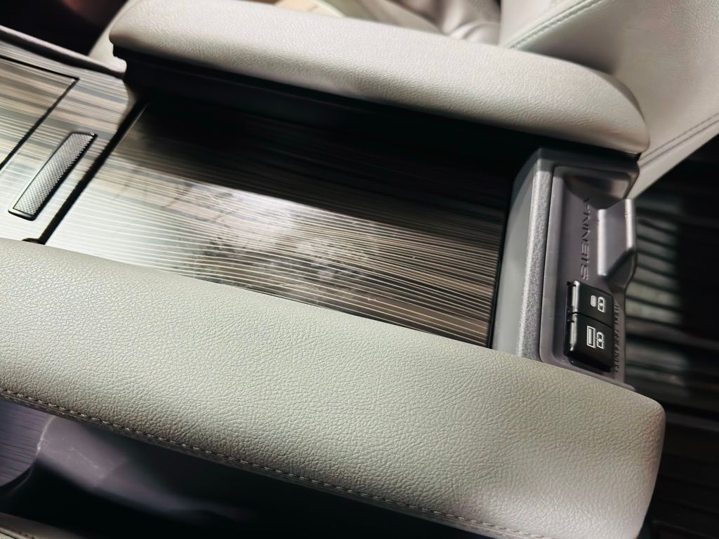 2024 Toyota Sienna Limited Jersey City NJ
