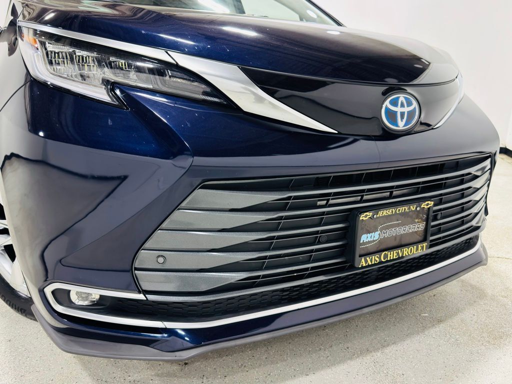 2024 Toyota Sienna Limited Jersey City NJ