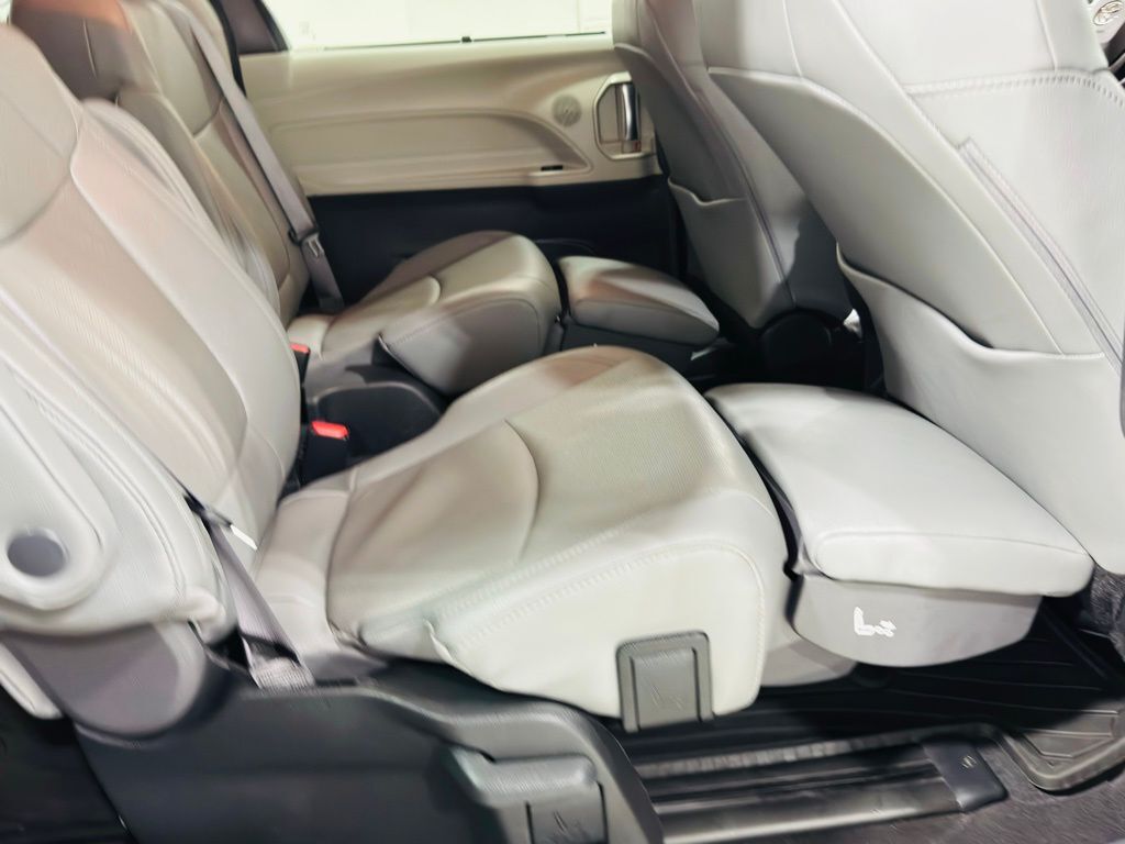 2024 Toyota Sienna Limited Jersey City NJ