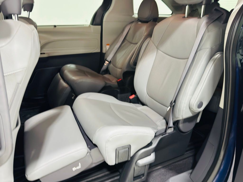 2024 Toyota Sienna Limited Jersey City NJ